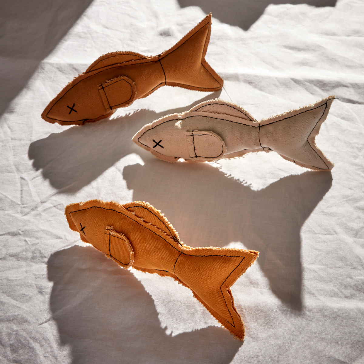 Hamsi_Fish_Handmade_Dog_Cat_Toy_-_ALL_-_LS_02.png